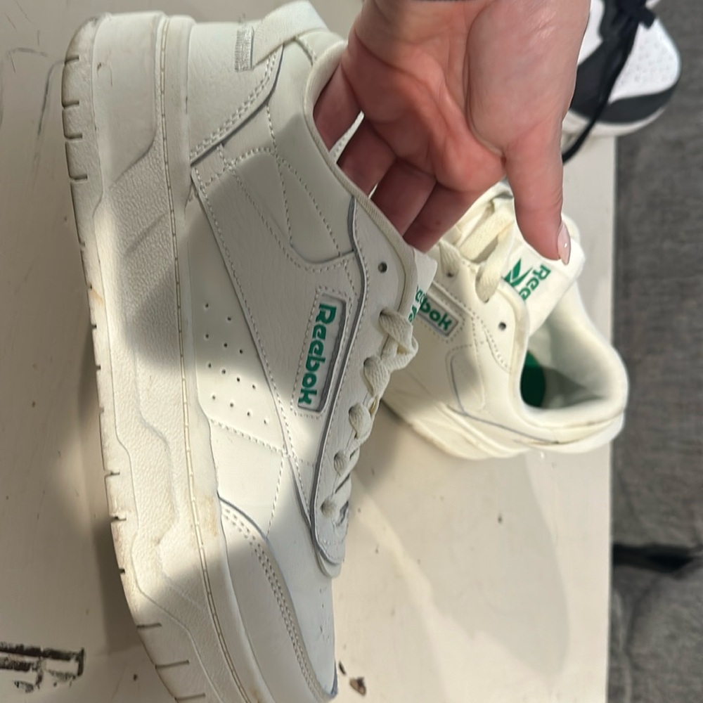 Worn twice. Perfect condition very comfortable